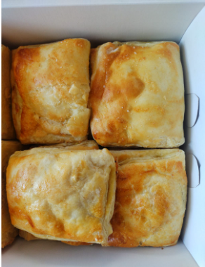 [228] COMBO PASTEL HOJALDRE/BEBIDA 200ML