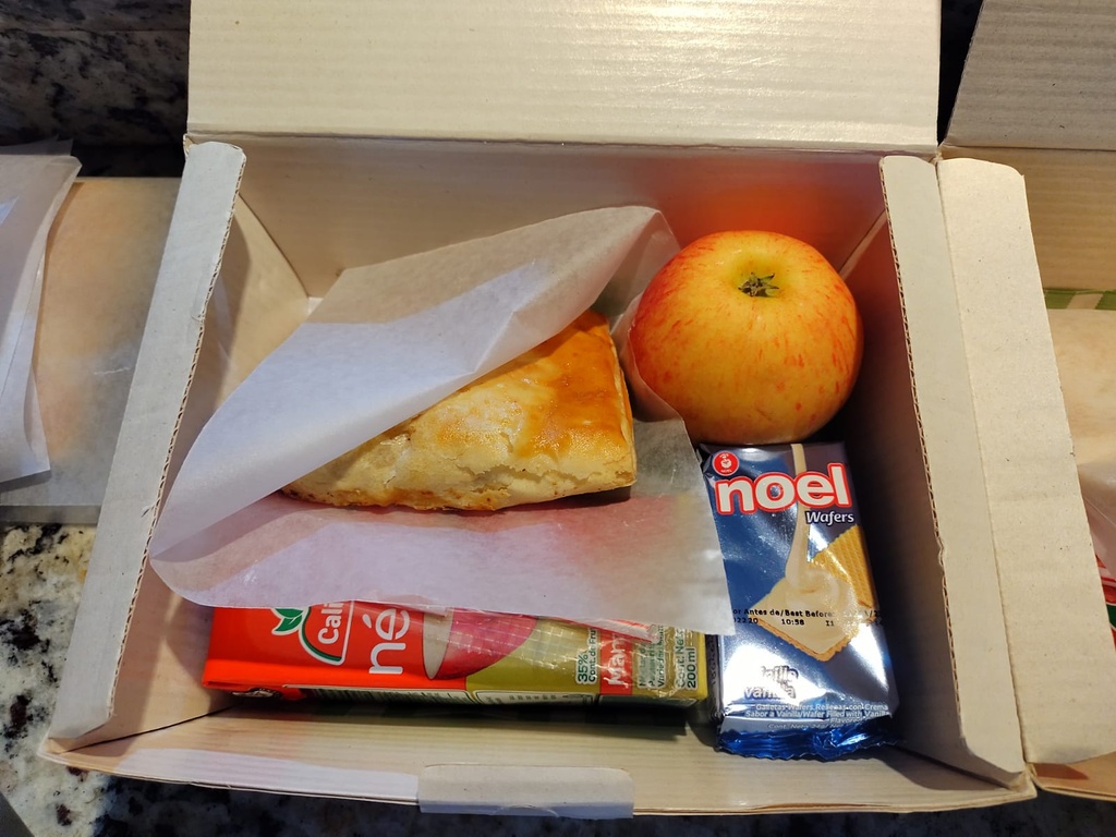 [232] COMBO PASTEL QUESO/BEBIDA 200ML/FRUTA