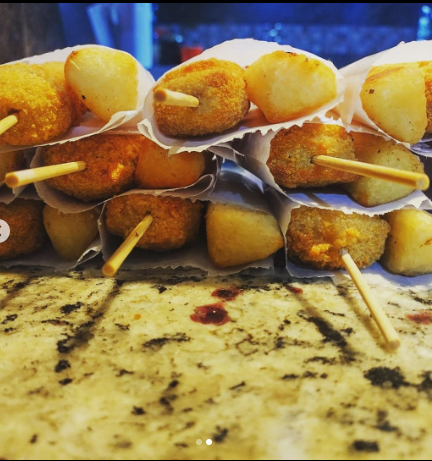 [234] COMBO PINCHO POLLO/BEBIDA/DULCE